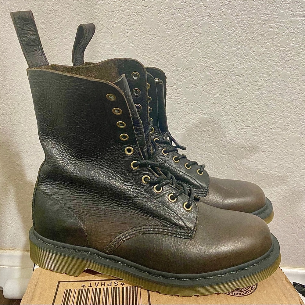 Dr Martens Leather Boot 23155